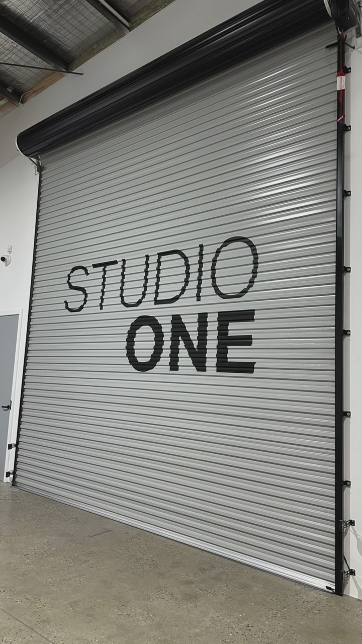 Some jobs take 4 times as long🖌️but satisfying when completed. Thanks for the opportunity to paint your roller door @camvan